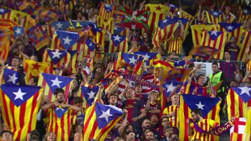 Aficionados del Barcelona portando esteladas. Foto: fcbarcelona.es