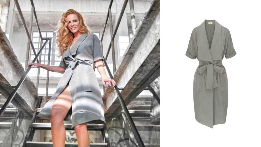 Paula Vázquez fotografiada por Jaume Polo junto al vestido.