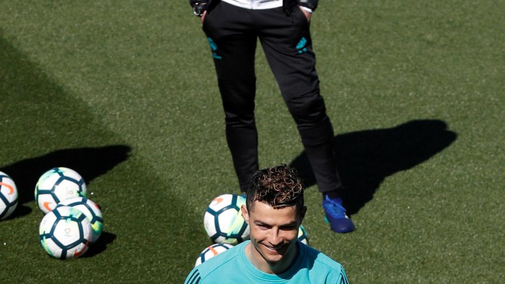 Zidane, en el entrenamiento del Real Madrid en Valdebebas.