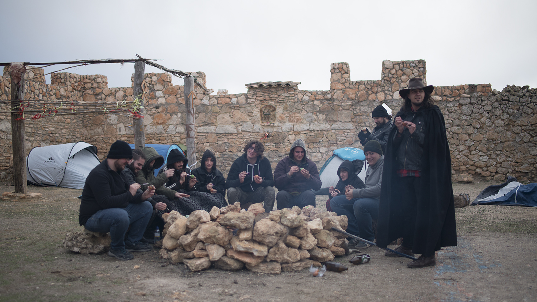 Los odinistas preparan las ofrendas a la diosa Ostara para la celebración de la primavera. En este caso, huevos.