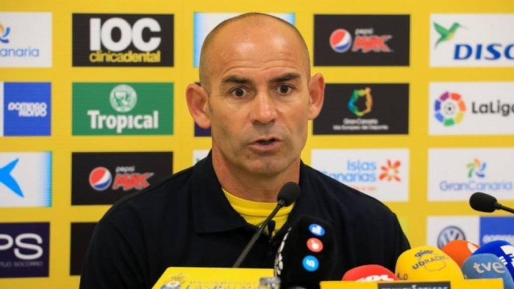 Paco Jémez, en rueda de prensa con Las Palmas. Twitter (@UDLP_Oficial)