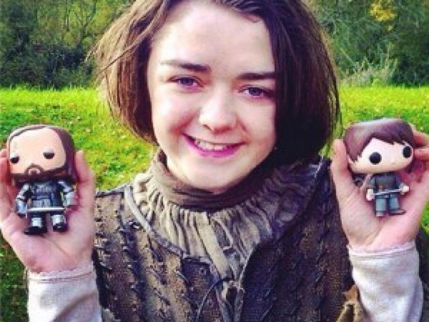Arya, orgullosa de sus Funko Pop!