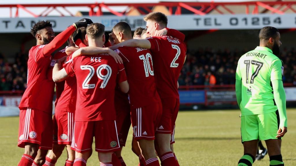 La prima más curiosa de la historia: hamburguesas por vencer.