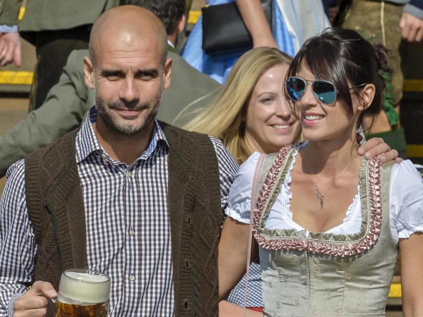 Guardiola y su mujer, Cristina.