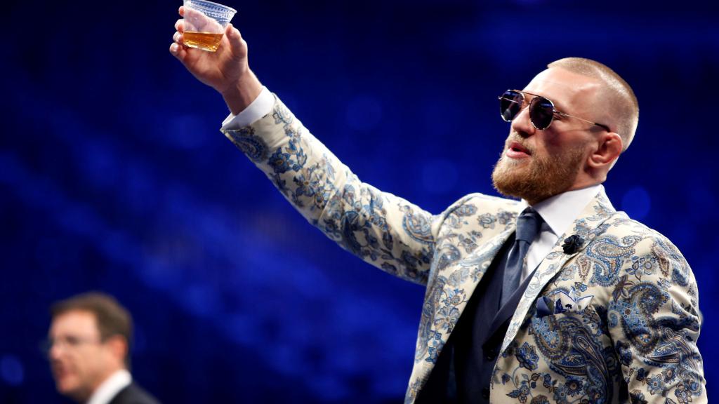Conor McGregor se volvió loco horas después de perder su título de la UFC.