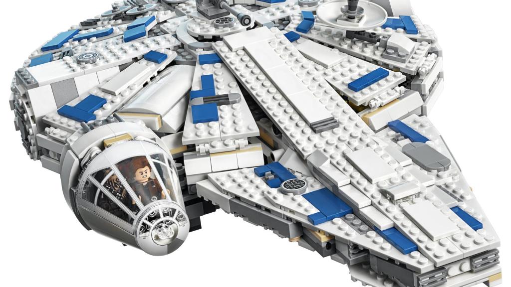 El nuevo Halcón Milenario de Lego.