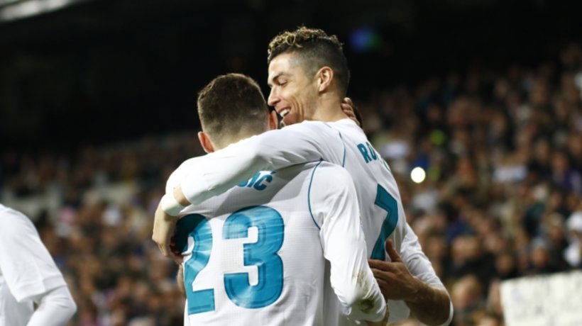 Abrazo de Cristiano y Kovacic