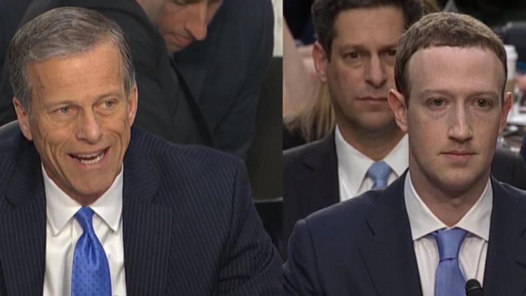 Zuckerberg compareciendo.