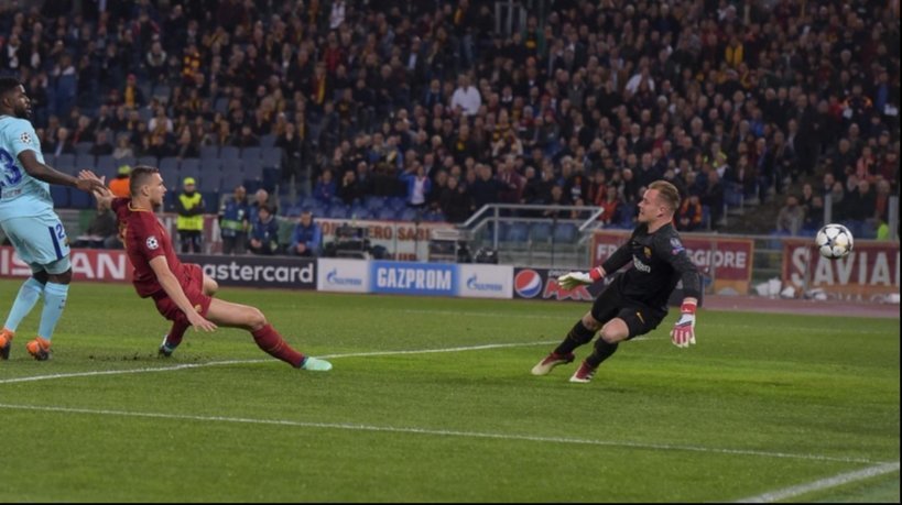 La Roma remonta y deja al Barça sin Champions