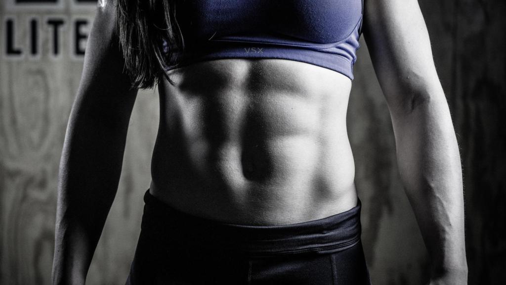 Para tener los deseados cuadraditos tendrás que trabajar muchos más músculos de los que piensas.