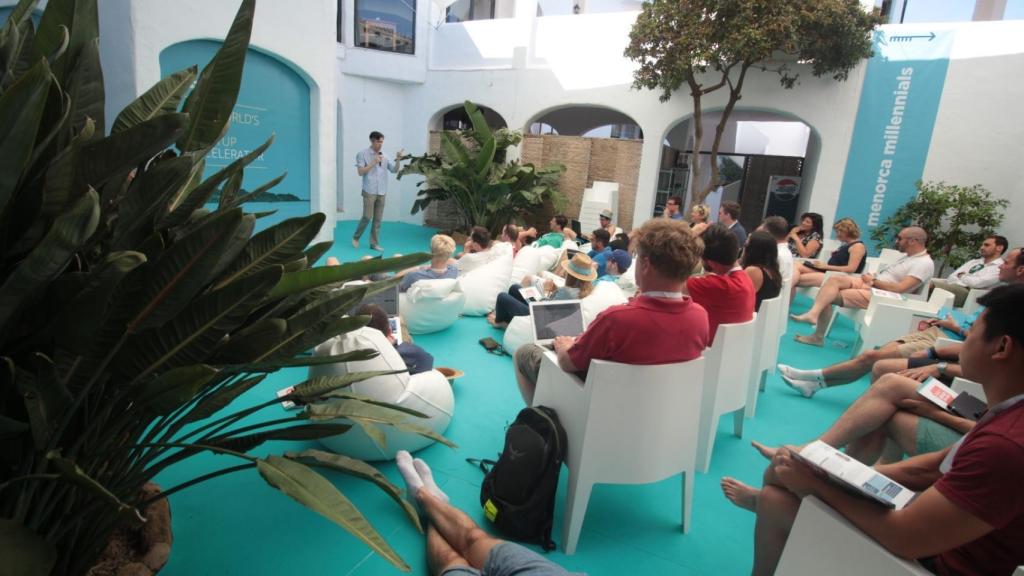 Las charlas con los mentores, una de las actividades que más se repiten.