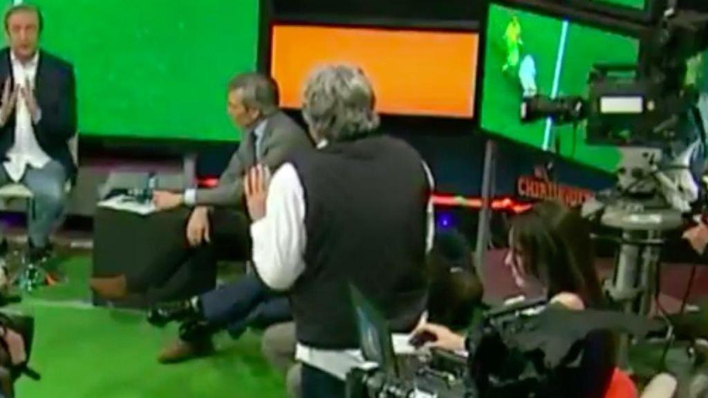 Cristóbal Soria se cae en El Chiringuito