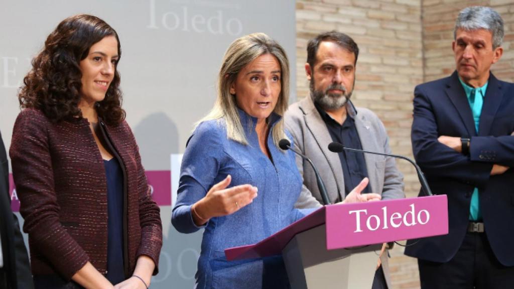 La alcaldesa MIlagros Tolón con el líder de Ganemos Toledo Javier Mateo (derecha)