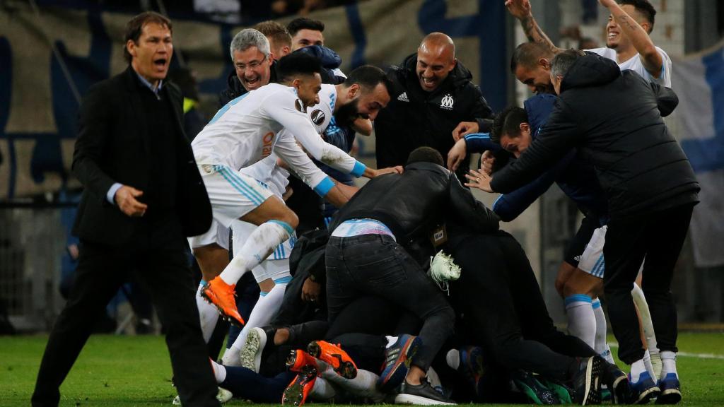 Los jugadores del Olympique de Marsella celebran la clasificación.