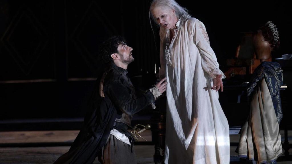 Capalbo y Anonacci durante el momento cumbre de Gloriana.