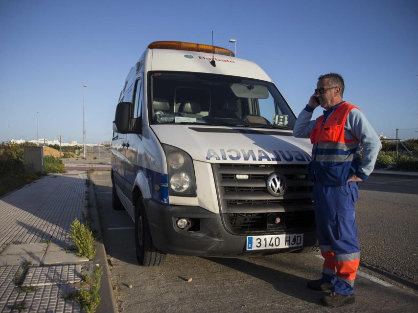 Abel Torralba, conductor (técnico de emergencias sanitarias) de una ambulancia desde hace diecinueve años