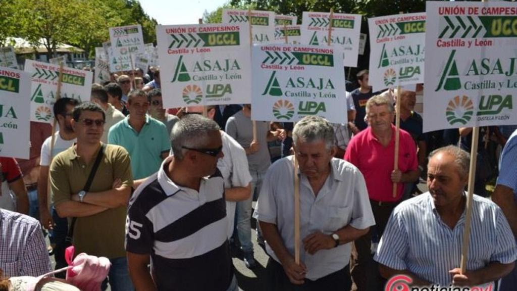 manifestacion sequia agricultores upa uccl asaja valladolid 16