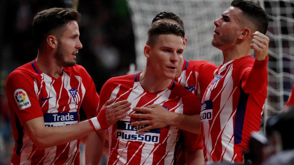 Jugadores del Atlético celebran un gol al Sporting de Portugal en la ida de cuartos de Europa League.