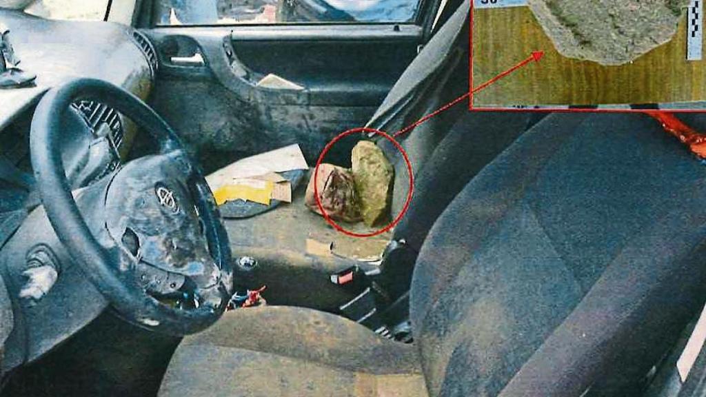 El vehículo de los jóvenes rescatado del pantano de Susqueda con la piedra del acelerador