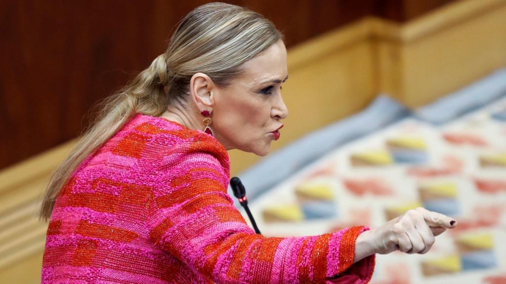 La presidenta madrileña, Cristina Cifuentes, durante su intervención en el Pleno de la Asamblea de Madrid.