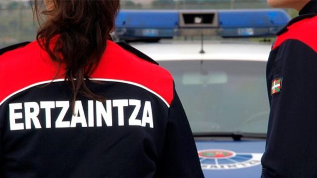 Muere un hombre en San Sebastián cuando lo reducía la Ertzaintza por amenazar a una mujer