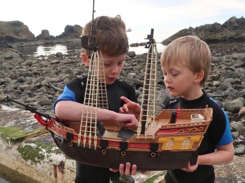 Ollie y Harry Ferguson con el Aventura.