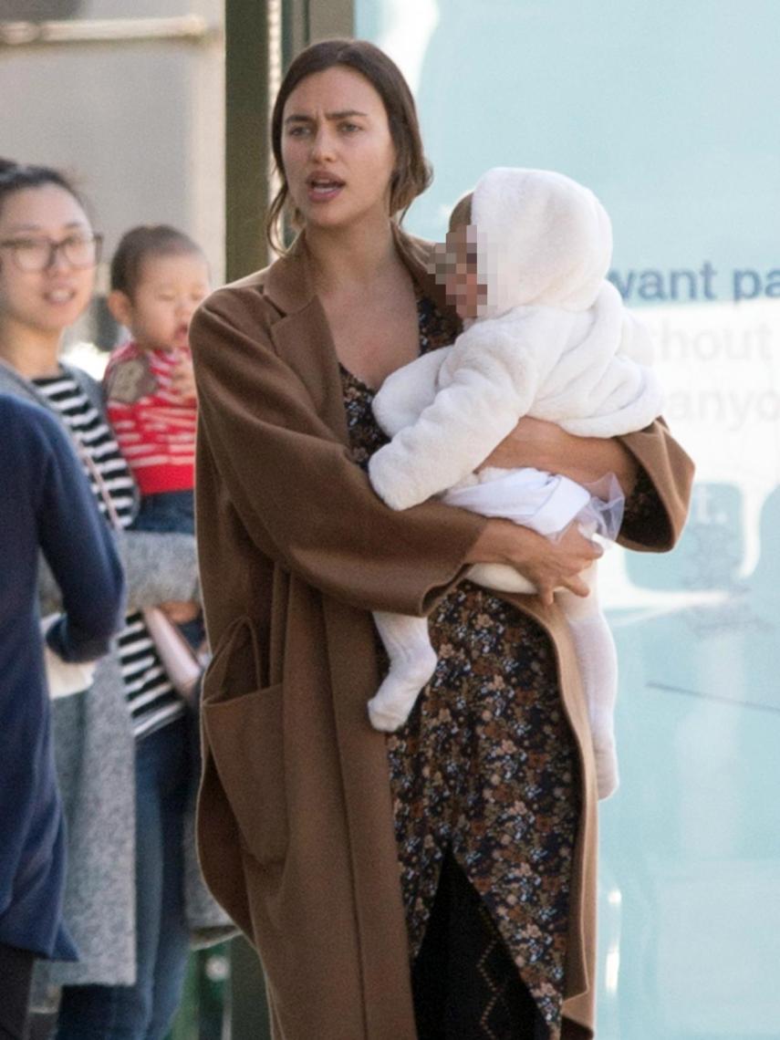 Irina con su hija Lea de Seine.