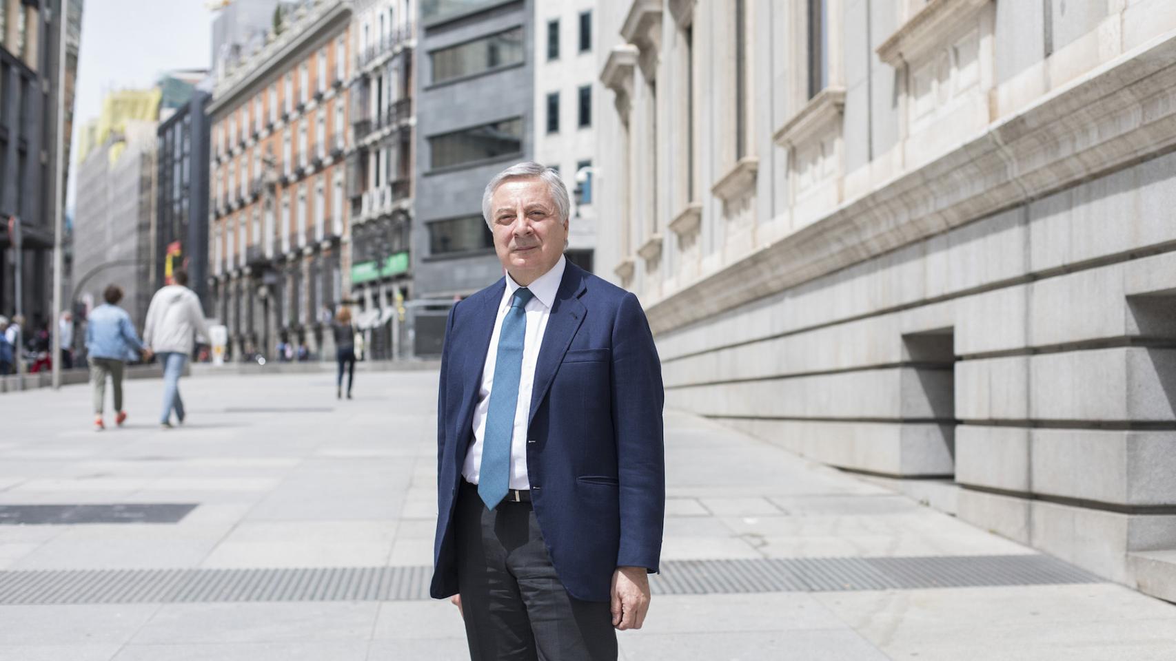 José Blanco, este lunes en la carrera de San Jerónimo de Madrid, donde tiene su sede el Congreso.