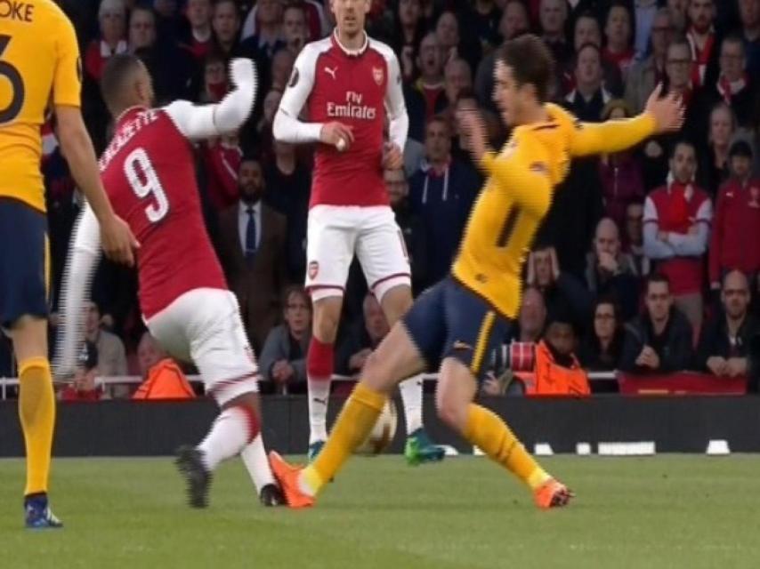 Vrsaljko ve la segunda amarilla.