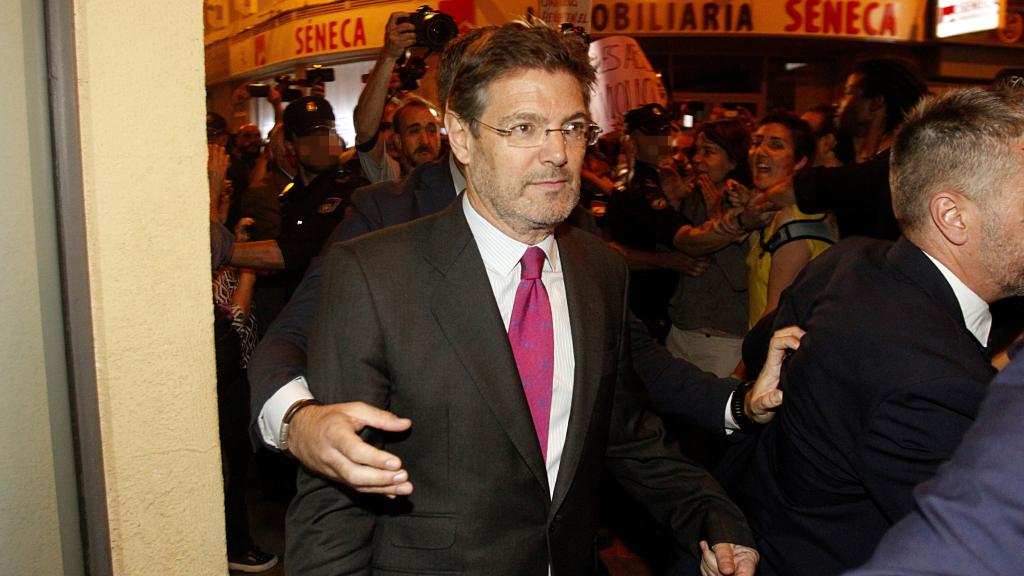 Concentración ante un acto de Catalá en Córdoba contra sentencia de la Manada