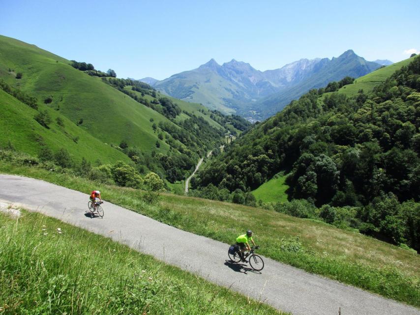 Bajada por el bosque de Issaux hacia el valle de Aspe.