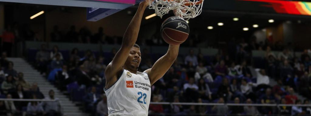 Tavares no tuvo ninguna piedad del Estudiantes.