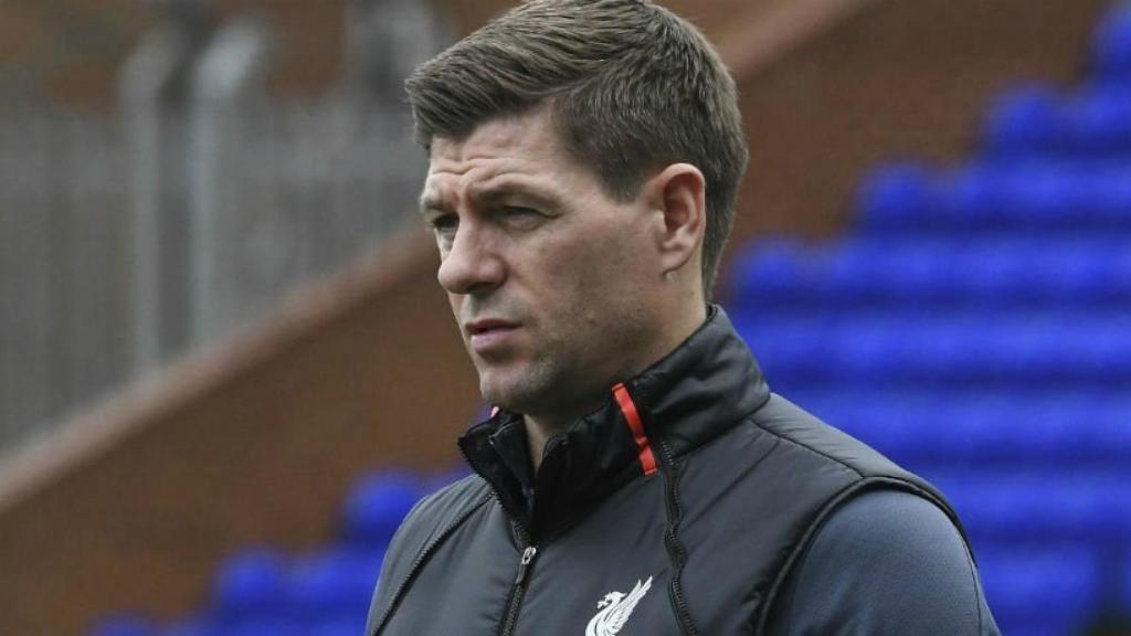 Gerrard, en un partido de las categorías inferiores del Liverpool. Foto: Twitter (@LFC)