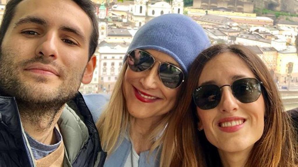 La expresidenta de la Comunidad de Madrid, Cristina Cifuentes, con sus hijos este martes.