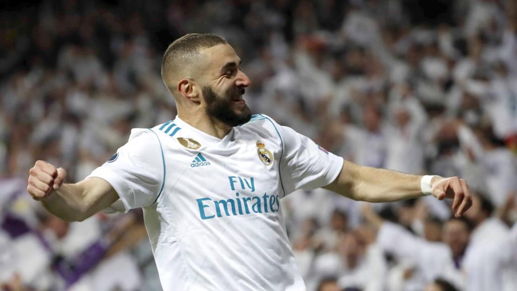 Benzema celebra uno de sus dos goles al Bayern.