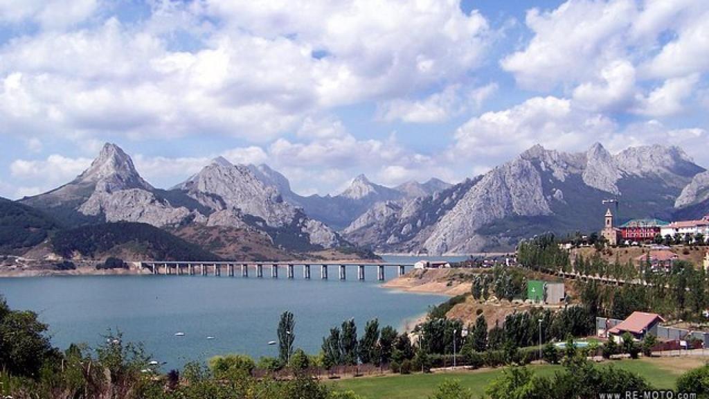 Embalse de Riaño, en León, donde los González pasan a veces sus vacaciones.