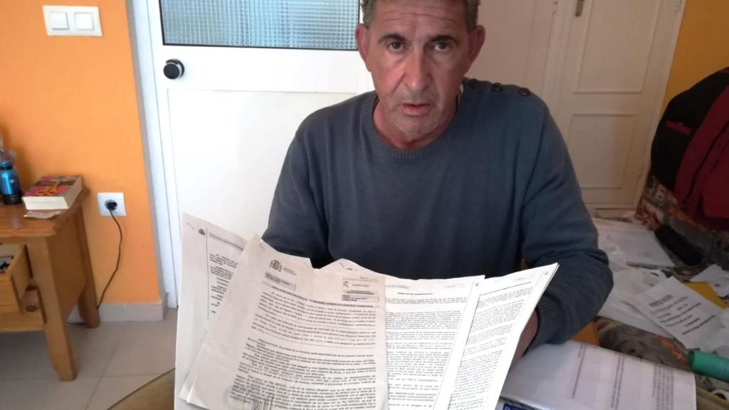 Manuel González cayó en la droga en la década de los 80 del siglo pasado. Durante nueve años consumió heroína a diario. Ahora señala a los traficantes de Arcos de la Frontera (Cádiz), su pueblo natal.