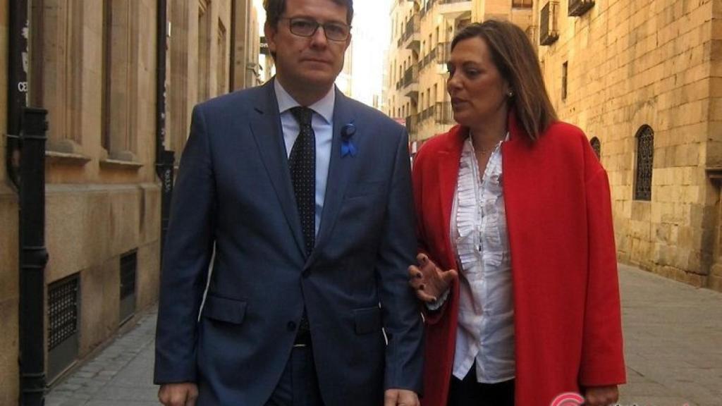 El presidente de Castilla y León, Alfonso Fernández Mañueco, y la secretaria de Agricultura y Despoblación del PP, Milagros Marcos.