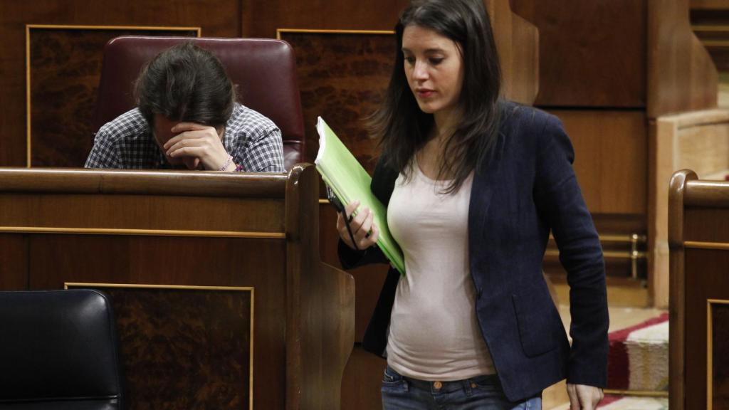 Irene Montero ya luce una marcada tripita en el Congreso.