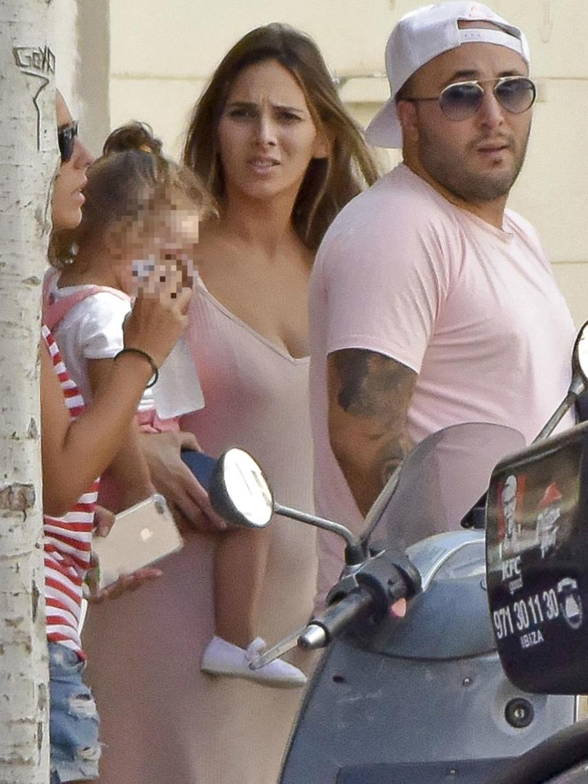 Irene y Kiko junto a su hija mayor, esta semana.