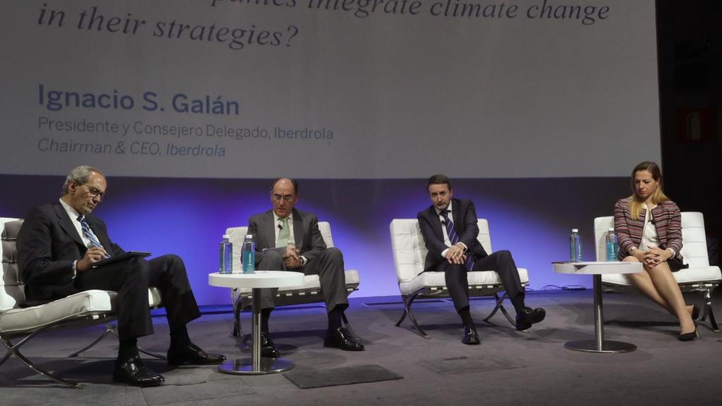 El presidente de Iberdrola, Ignacio Sánchez Galán, junto al consejero delegado de Repsol, Josu Jon Imaz, durante el evento de BBVA.