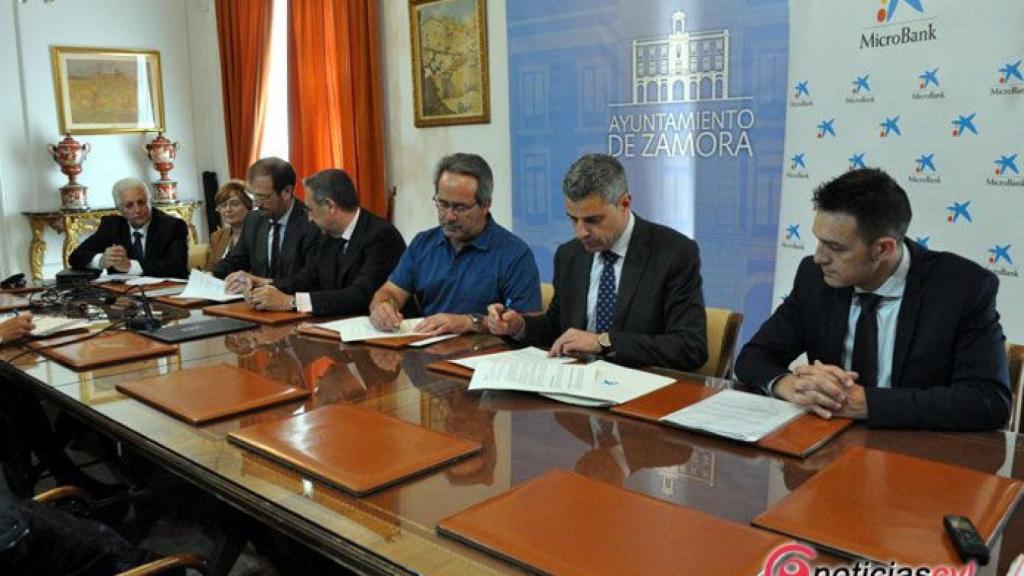 zamora ayuntamiento convenio caixa (2)