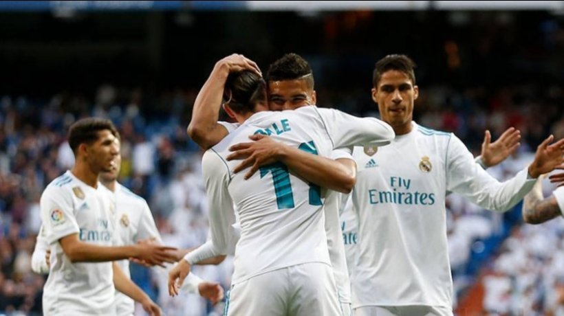Casemiro y Bale celebran uno de los goles del galés