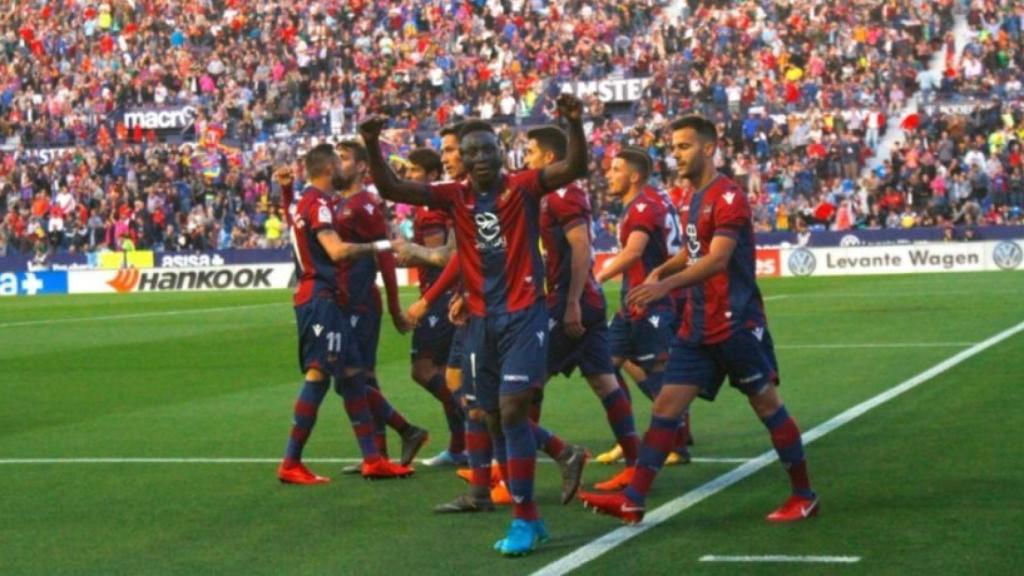 Boateng celebra un gol ante el Barcelona. Foto: Twitter (@LevanteUD)