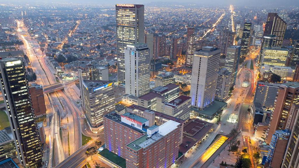 La conectividad, las conexiones aéreas, la estabilidad política y económica y la potente fuerza de trabajo disponible son los principales argumentos d