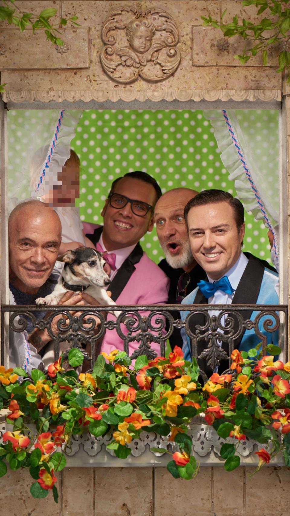 Quique Jiménez 'Torito', su marido Raúl Jiménez y su hijo Nathan.