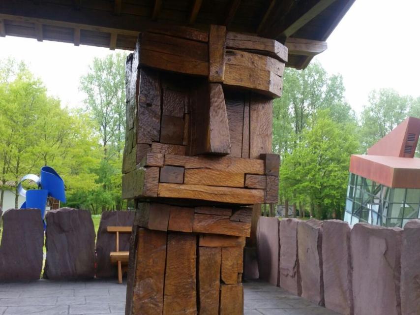 Una escultura de Santxotena, llamada cabeza de agote.