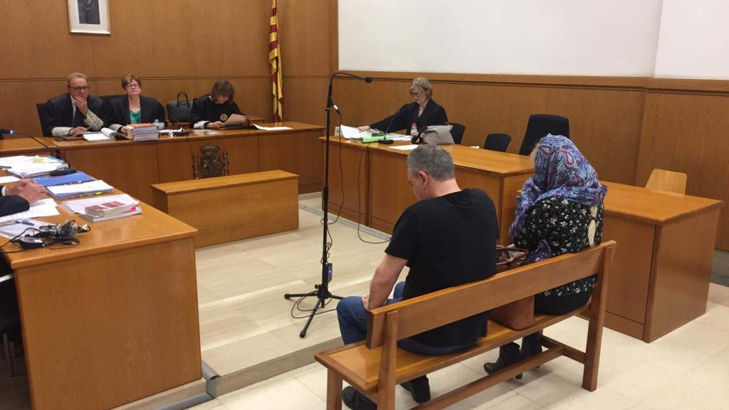 Javier y Mónica, en el banquillo de los acusados