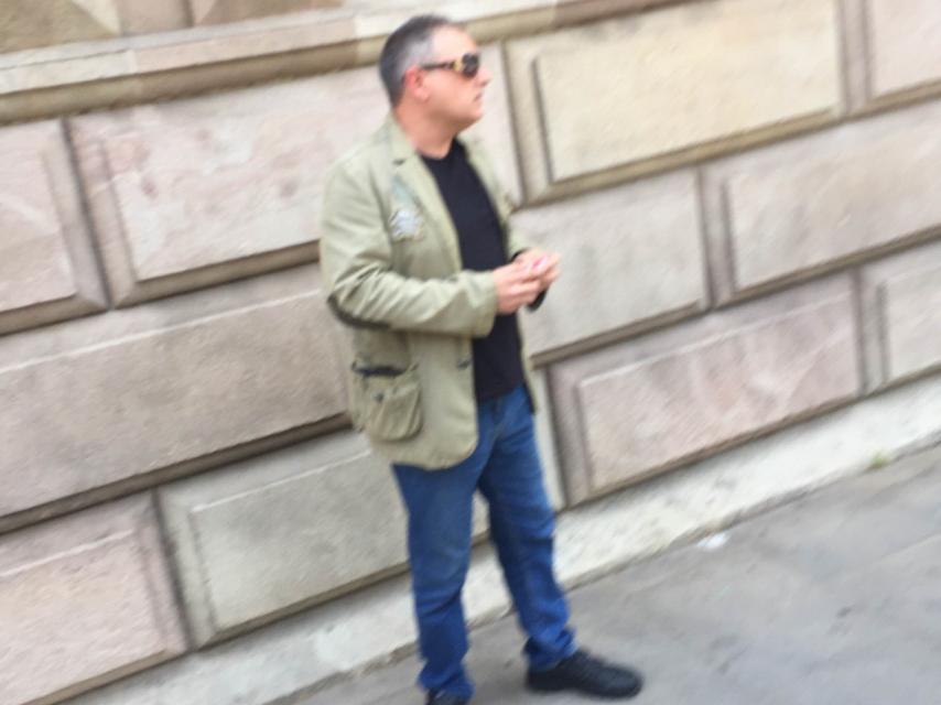 Javier esquiva a los medios a la salida de la Audiencia Provincial de Barcelona