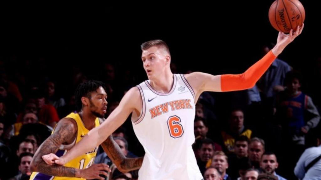 Kristaps Porzingis durante un partido con los New York Knicks. Foto: nba.com